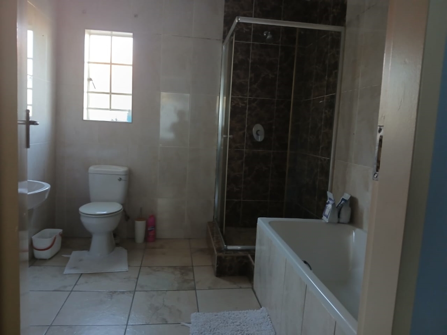 3 Bedroom Property for Sale in Waterval East North West